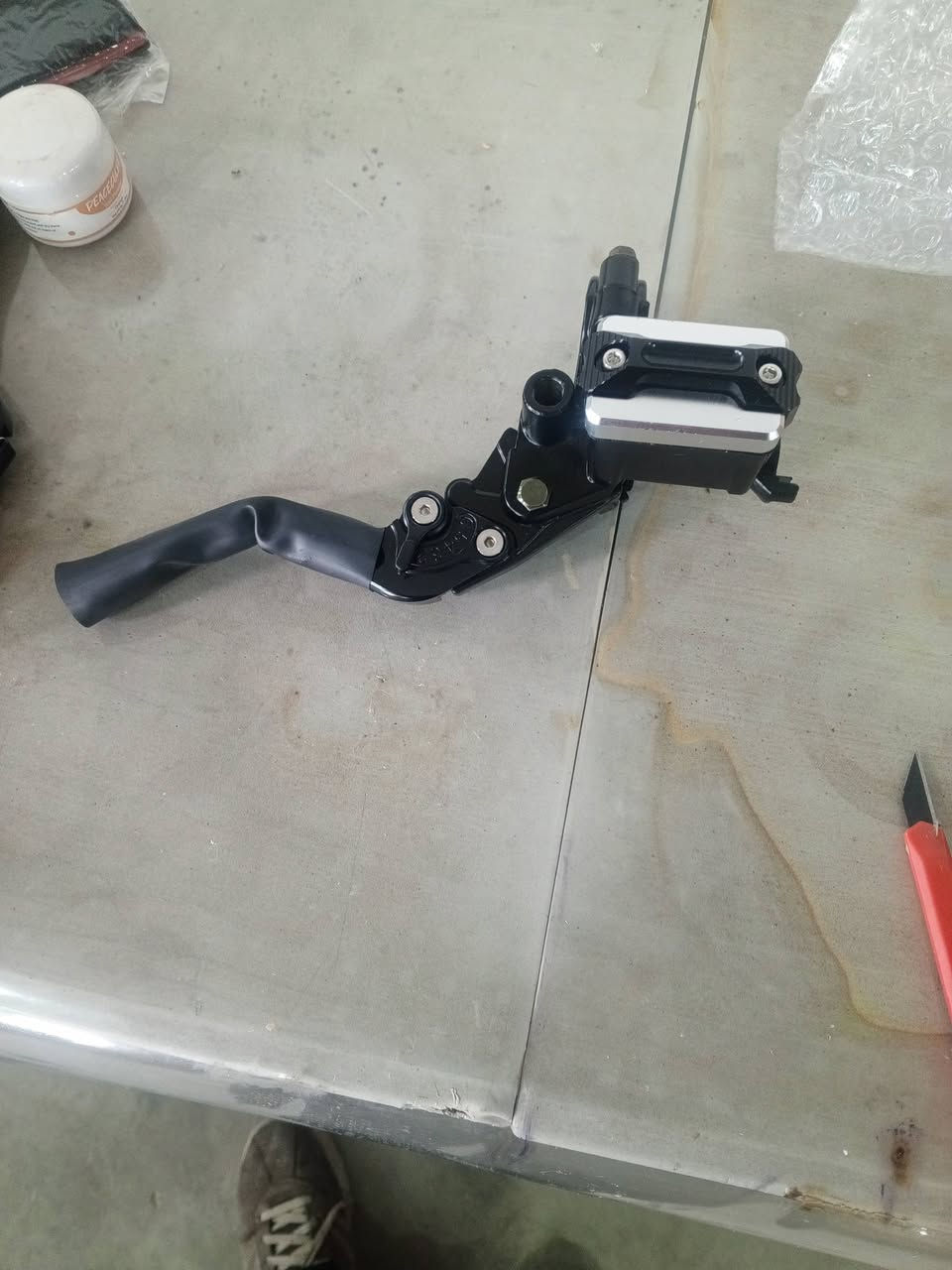 غراض دراجات نارية 
كمية من هذا موجود


**إذا كنت صاحب هذا الإعلان وتريد حذفه لأي سبب، رجاءا أرسل رسالة إلى الدعم الفني**