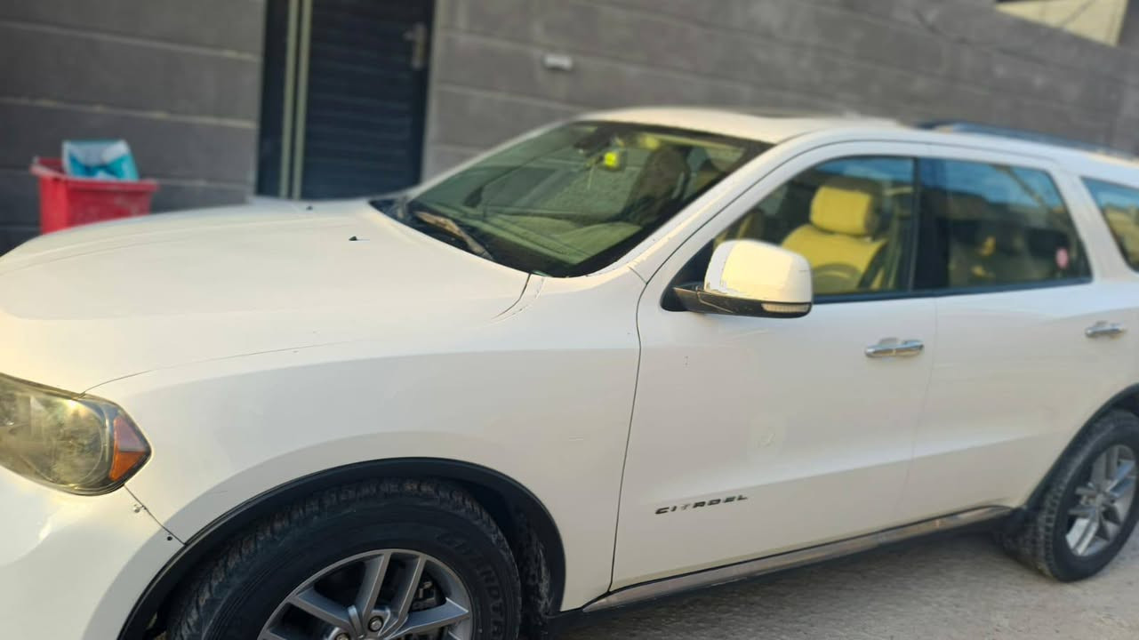 دود دورانكو وارد كندي ٢٠١٢ اصل ٢٠١١ رقم بصرة بأسمي سنوية مجددة لغاية 2028 
اللون ابيض فول مواصفات محرك هيمي ضربتها جاملغ عكس السائق وبنيد محرك كير كفالة
مواصفات الدورونكو اعلى فئة المعروفة.. 
السعر 135 ورقة وبيها مجال قليل للطيبين 
مكان السيارة البصرة دور الاساتذة 
للاتصال واتساب ***********
ابو سجاد البصرة, العراق
