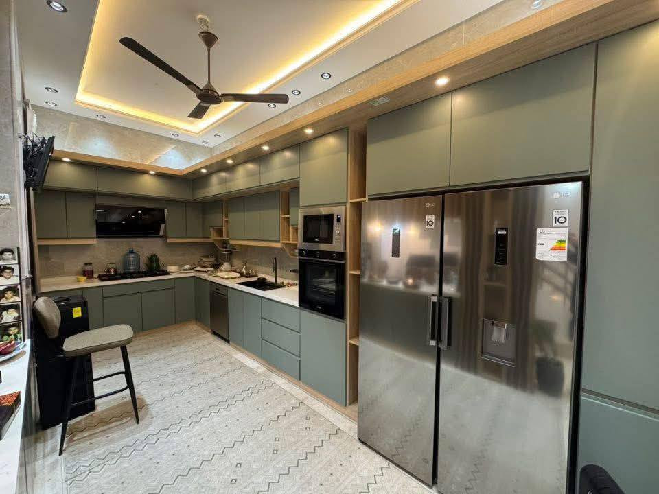 دار للبيع طابو صرف 162م واجه 8م نزال 20.25م
كرامه الثانيه موقع جيد 

حديث البناء 
طابقين 3 غرف نوم استقبال هول مطبخ مجمع صحي كراج سياره 
واجهة مرمر ارضيه مرمر 
ثلاث طوابق مجهز بجميع الخدمات 

———————————
مكتب الوسيط للعقار والمقاولات العامه 
الكرامة شارع الكرامة الرئيسي قرب كلية المستقبل سابقا 
***********
*********** وات ساب
