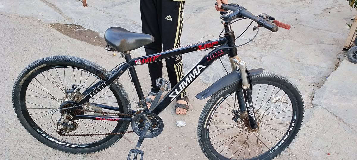 سلام عليكم بايسكل للبيع رياضي حجم ٢٦ مكاني الشعب سعر ٦٠ هاتف ***********
