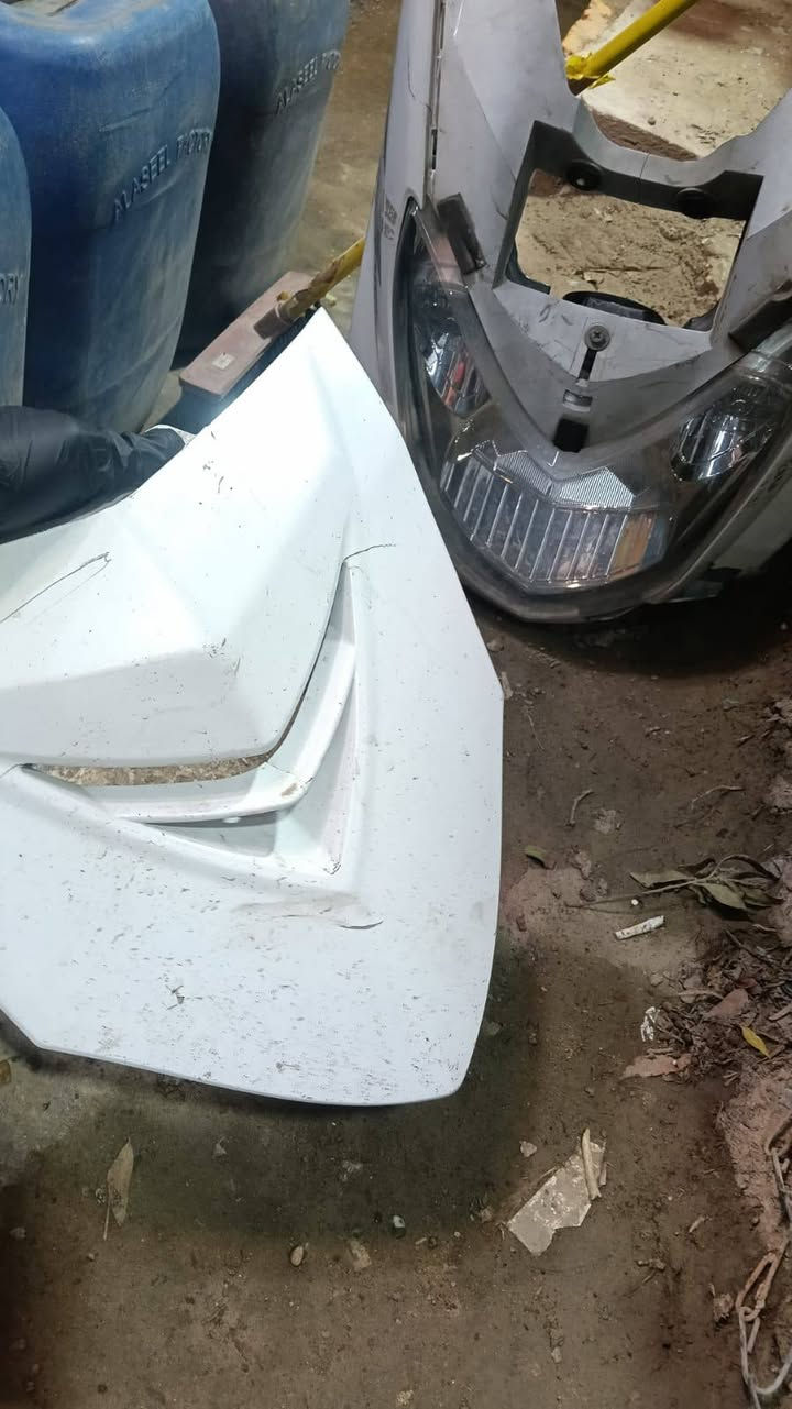 السلام عليكم كفرات سكنس وجه
وكفرات بوليسي ختم واحد كلهن يرادلهن غسل وبوليش يرجعن وكاله *********** مكان بغداد شلعه كلهن قيم واخذ لا تكسر بيهن
