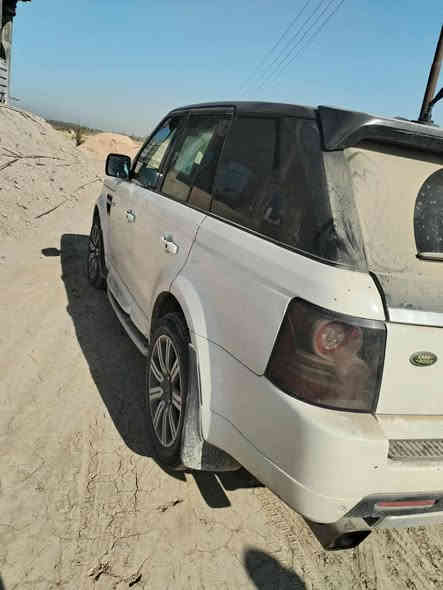 السلام عليكم سياره رانج فول مواصفات مكفوله تخم تايرت جديد الكشانه تدليك وكهربائي المري شفط وارد خليجي  موديل 2010 السعر 140وبيها مجال حك الجيه لستفسار الخاص مفتوح ورقم ***********

