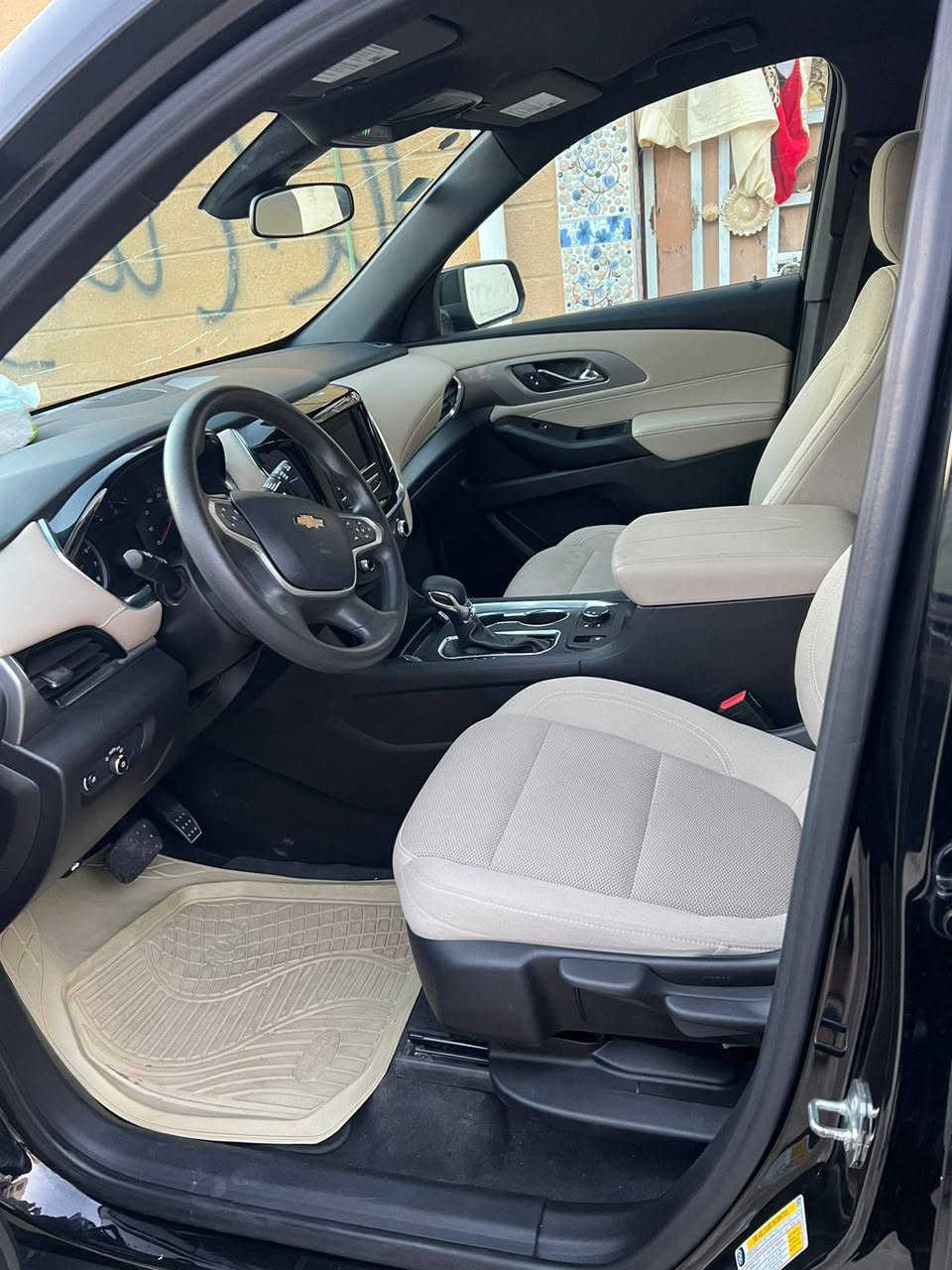 السلام عليكم
للبيع ترافيس
موديل 2023
وراد امريكي ضربته كلش خفيفه 
السياره توه داخله رقم بصره بسمي
مواصفاته  LT
سياره كلش جديده 
ماشيه72000  ألف 
السعر 275ورقه وبيه مجال 
كامره خلفيه
شاشه 
رادار 
نضام مسار
هوايه بيه مواصفات والجناي يعرف مواصفاته 
مكان السياره البصره العاليه

***********
