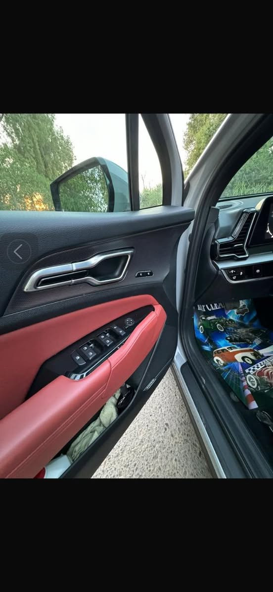 سلام عليكم كية سبورتج للبيع
مديل 23 سيارة هاند بريك بصمة 
رادارات نقطة عمياء 
تحديد مسار ذكي 
قيادة اليه ذكية 
نقطة عمياء مج
كروز سرعة 
تدفئة كشناة +تبريد
سستم صوت هارمن ٤٥٠واط
خزن كشنات سائق ميموري وضعيتان٢٧
خزن ميموري كشنات 
تشغيل عن بعد
شاشة لمس متغير لتحكم الميديا أو التبريد 
ستيرن فول تحكمات 
تبريد قطعتين 
حساس امامي خلفي 
لايت وبگ لايت لد 
 حادثها جاملغ وبنيد تبديل وجاملغ الايسر شبر بارد سيارة رقم بغداد باسمي سيارة احلة من صورة المكان بغداد السعر ٢٣٠
الرقم ***********
