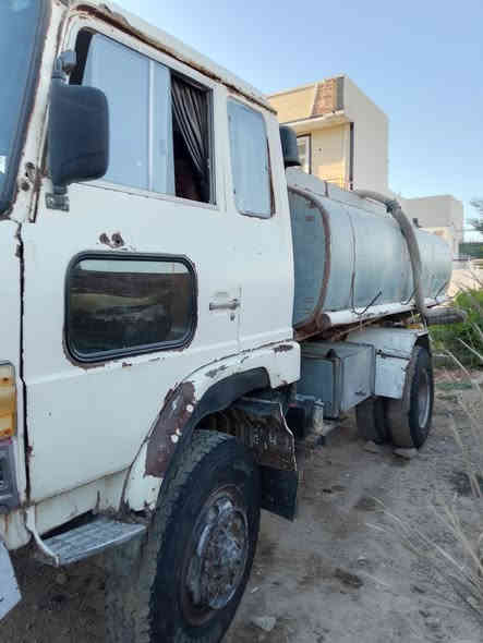 للبيع فقط سياره هينو جيش شعبي
موديل 1984 سنويه بدي عليه بطل 9000لتر وبديه البلادي هم موجود ويا رقم بغداد سنويه 26 سياره جاهزة كير محرك
 اكسل قمارة نضيفه سيارة جاهزة للعمل العنوان ديالى بعقوبه السعر60 ورقه ***********
