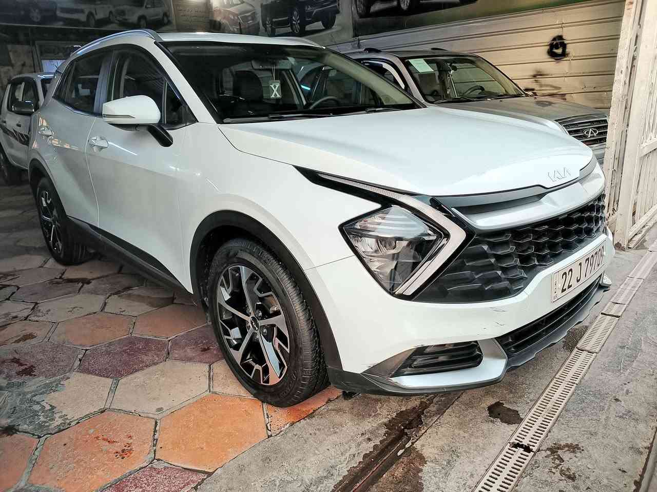 السلام عليكم 
سبورتج خليجي موديل 23
خليجي مكفول من الضرب لا تبديل لا تبديل بارد جملغ مامي 
سونار موجود بل 
فول مواصفات من عد فتحه 
كير محرك تبريد مكينه كفاله عامه 
تخم تاير شواصي مكفولات بلادي 
فول مواصفات من عد فتحه 
رقم ربيل شكل جديد نكليزي سنويا جديد 
تحويل ثاني يوم 
سعار سياره 215بي مجال حك جيتك العمله 
العنوان بغداد بلديات نتصل وتدلل 
***********
