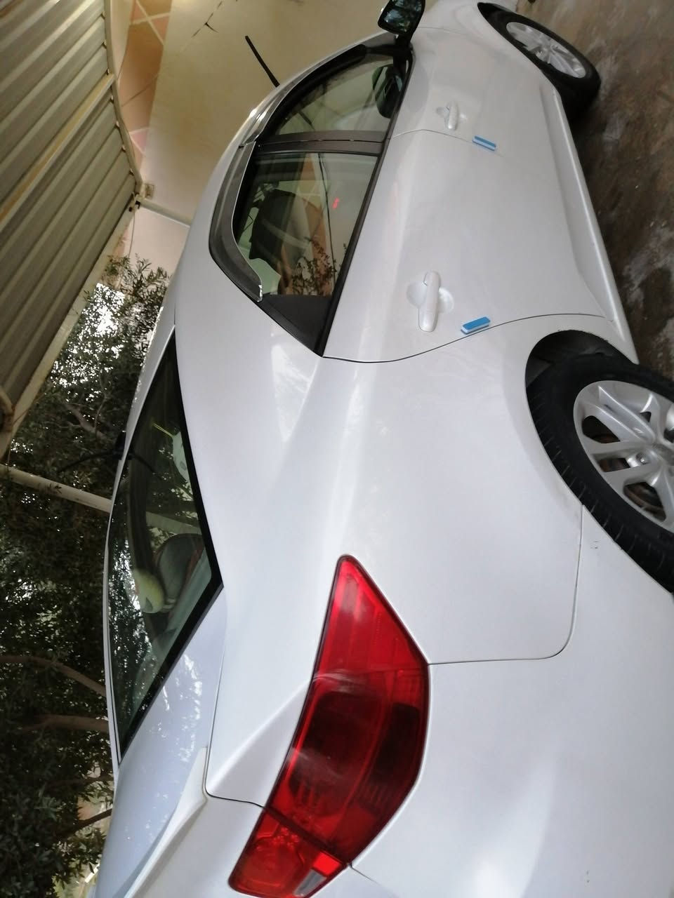 كيا فورتي 2012 وارد امريكي كير ومحرك خير من الله مكفولات
فتحه بالسقف 
تحكم ستيرن جهتين 
اشاير بالمري 
تدفئة تبريد خير من الله 
صدر امامي وخلفي جديد 
رقم ديالئ دولي الجديد 
صور الضرر موجودة بالمنشور 
بيهه صبغ اثر شخوط قويه للعلم القطع كلهن نفس الليبل بلاديات فقط صبغ 
السعر 110 وبيهه مجال 
***********
