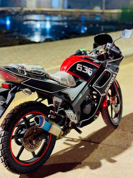 السلام عليكم 
دراجه #سي #بي #أر #بطح 125
دراجه خير من الله كله بلادي 
سبانه ممدوده عليهه يعني كله بلاد 
زوج تايرات جدد صالنصه رياضي جديد 
دراجه كله شغال مابيه اي نقص  
#ب 775 وبيهه مجال 
واسط قضاء #الزبيديه
***********
