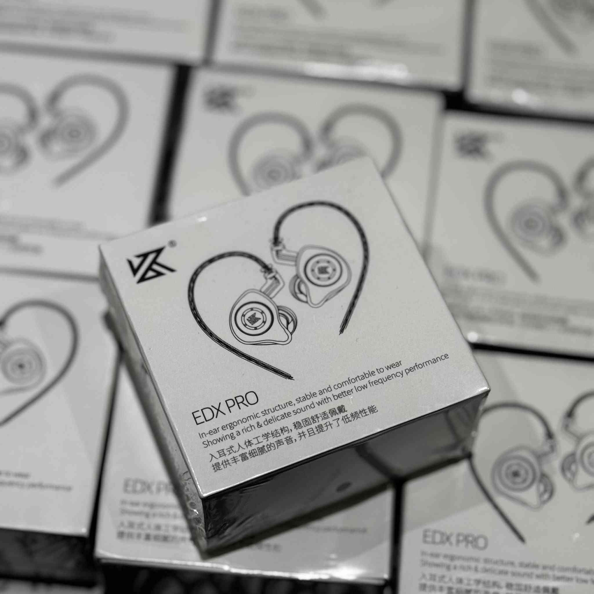 تصفية 🔥🔥 
10 قطع سماعات KZ EDX PRO
جديد غير مفتوحات بالنايلون 
سعرهم شلع 25 الف 
توصيل محافضات 3 الف


**إذا كنت صاحب هذا الإعلان وتريد حذفه لأي سبب، رجاءا أرسل رسالة إلى الدعم الفني**