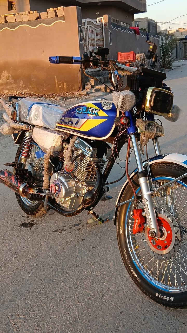 سلام عليكم شباب دراجة تايكر سونك الاصلي للبيع او مراوس دراجة ام تاب موديل 2024 دراجة شوفت عينكم تخبل مكينتهة كهربائييات شغالة  دراجة بلادية مفتوحة جيب فيتر وتعال ابيعلك دراجة عوزهة فقط ستان نص اما الباقي شوفت عينكم حتة صالنصة رياضي سعر 700 وبي مجال بسيط مكان ديالى بعقوبة بهرز للتواصل ***********
