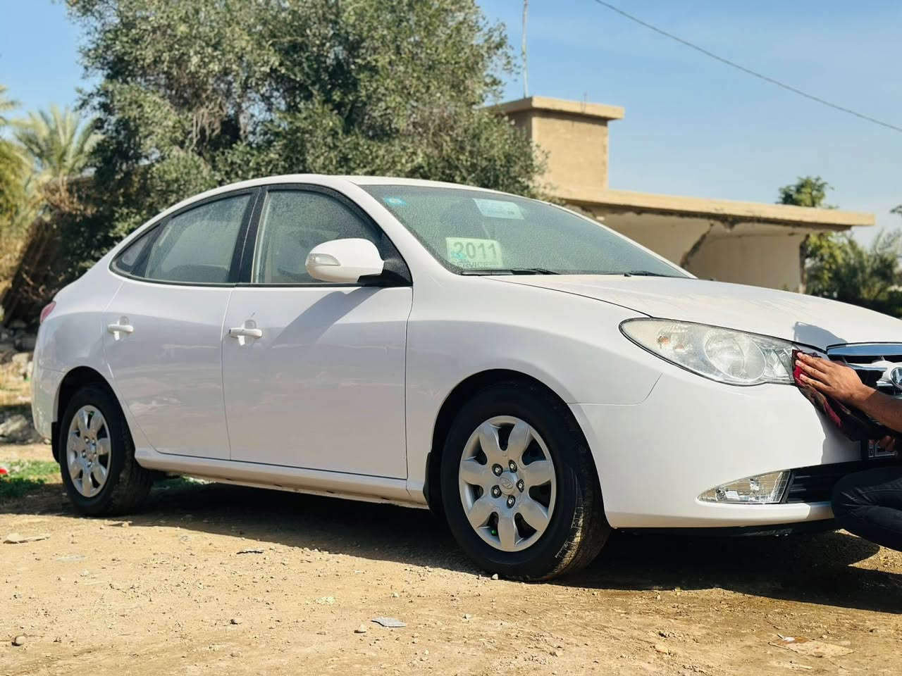 النتراء موديل 2011
فقط جاملق امامي جهة اليمنة مبدل بدون دواخل
رقم بغداد بسمي تحويل ثاني يوم سنوية وهزة جديدة 
ماشية 85الف فقط مكينة 2000السيارة جديدة كلش

السعر 135$ وبيهة مجال العنوان بغداد قرب مجمع بسماية 
رقم الهاتف ***********
