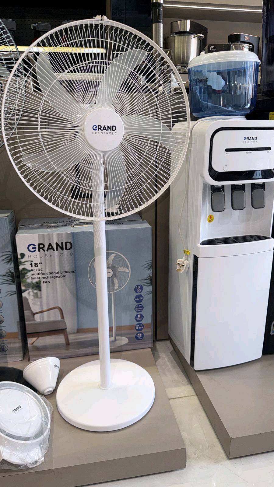❄️ مروحة شحن بطارية ليثيوم ماركةGRAND HOUSEHOLD الأصلية ✨
تبريد قوي وتصميم أنيق يناسب كل بيت 😍
🔹 حجم 18 إنج
🔹 تعمل كهرباء وشحن AC/DC
🔹 بطارية ليثيوم قوية تدوم لساعات 🔋
🔹 إمكانية شحن بالطاقة الشمسية ☀️
🔹 هدوء أثناء التشغيل مع هواء قوي ومنعش
🔹 قاعدة ثابتة وتحكم سهل بالسرعات
الخيار المثالي للصيف والكهرباء الضعيفة 🌬️👌

للحجز والأستفسار مراسلة خاص الصفحة 
او التواصل واتساب ***********
التوصيل لجميع المحافظات 
