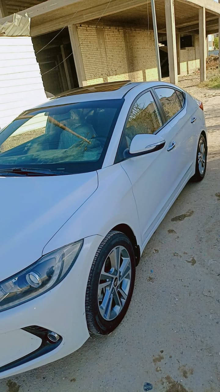 السلام عليكم النترا خليجي موديل2018السياره كفاله عامه محرك 2000 مكينه كير حداديه على البلاد رقم السيارة بغداد السيارة باسمي المكان بابل حي الحكام الرقم الهاتف *********** السعر 153وبيها مجال
