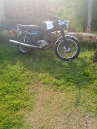 دراجه امزد 1981للبيع الاتصال بالرقم 07862227758