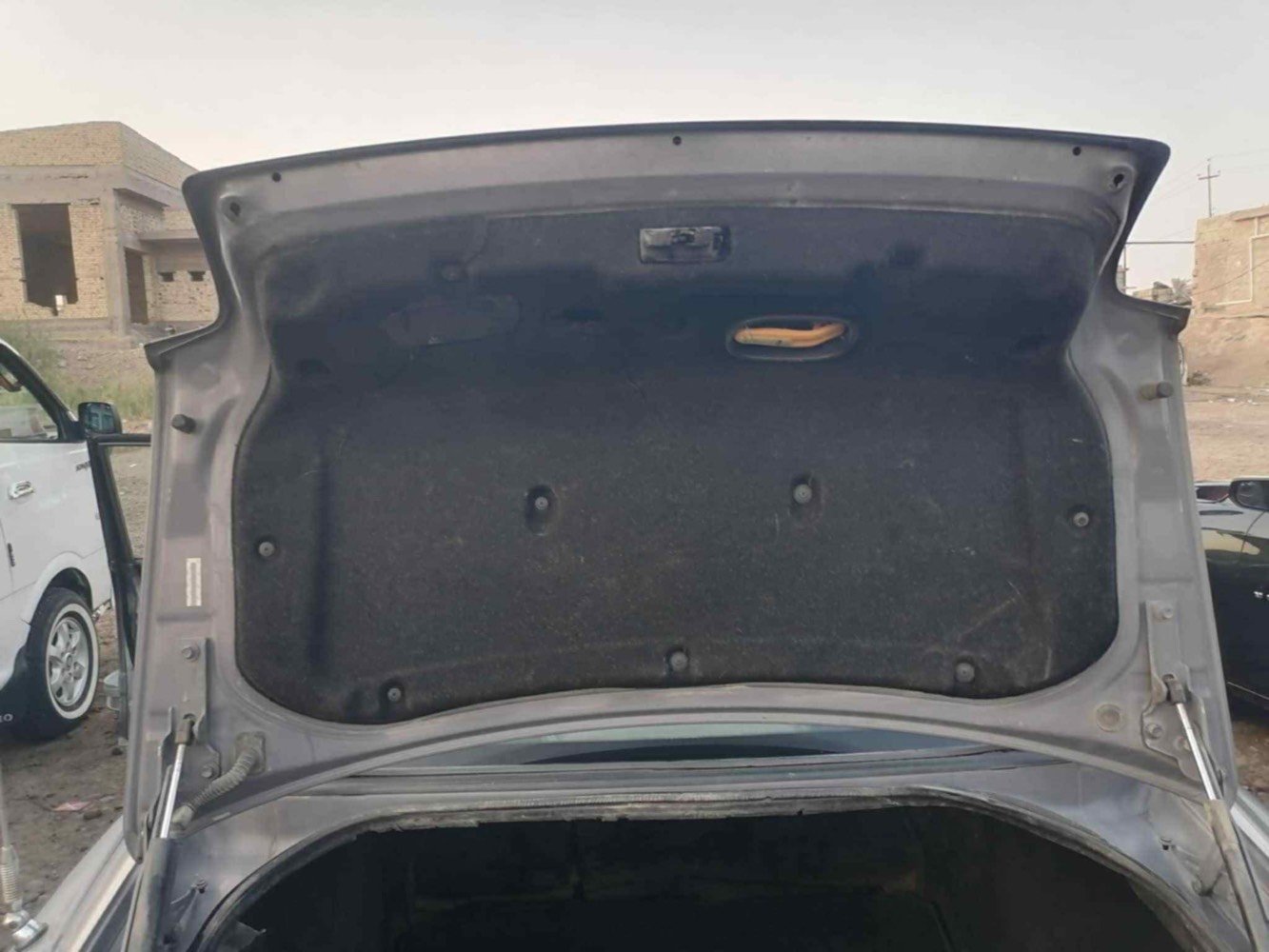 مكاني بغداد التاجي 
رقمي *********** فقط واتساب 
السياره بلاديه 
رقم بغداد 
كير مكفول 
محرك ينقص دهن كل 15 يوم 1 لتر ونص 
صدرها الامامي سليم 
صدرها الخلفي يحتاج فقط دبلات 
تبريد تدفئه شغالات 
كهربائيات مكفوله 
اي استفسار اتصل واتساب 