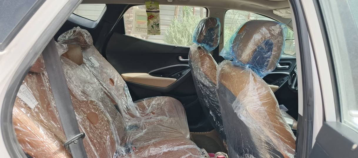 السلام عليكم للبيع هونداي سنتافيا كويتية فول مواصفات 1/1اللون ابيض صدفي  موديل ٢٠١٤  الرقم قادسية ماشية ١٥٨ الف حجم المحرك 6 سلندر كفالة من الفتح على. وضع الشركة
السيارة كفالة عامة فقط ربع الجاملغ الخلفي صبغ
السعر ///160 وبيها مجال بسيط 
للاستفسار الاتصال على الرقم *********** مكان السيارة بابل / المركز
