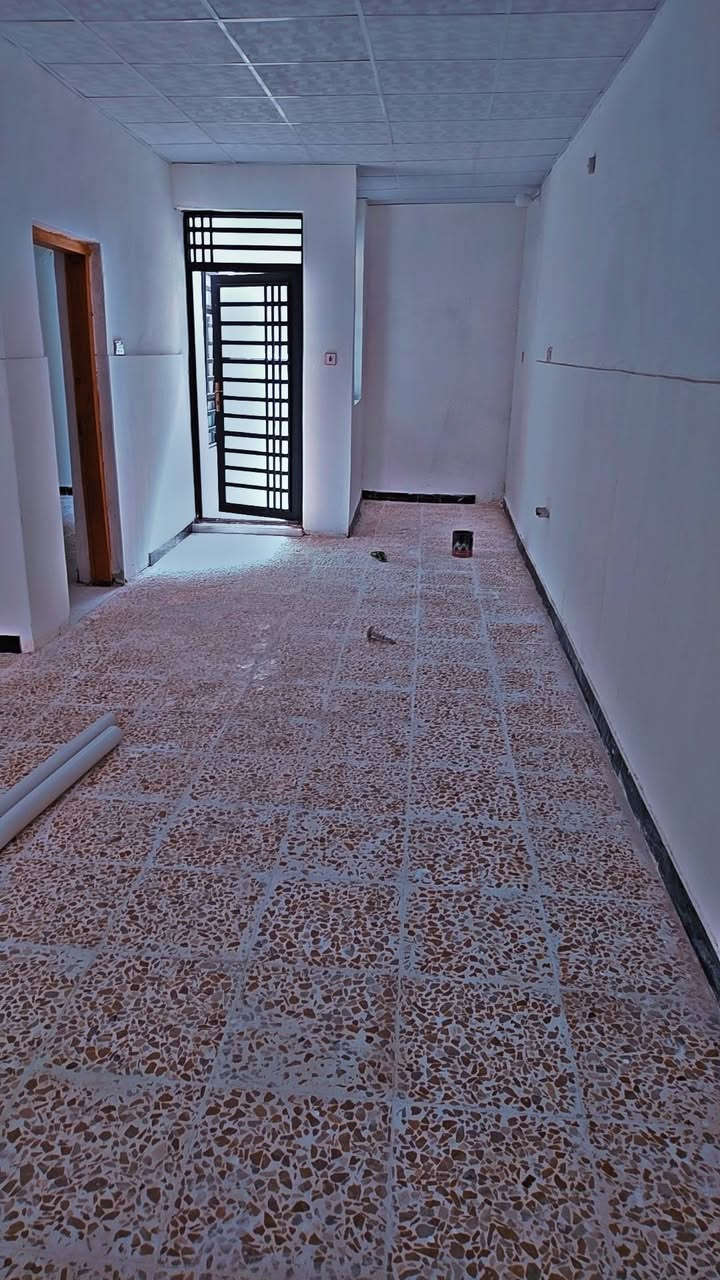 بيت للايجار في حي الجمعية شارع 15 غير مسكون مجدد بالكامل 600 الف 145متر
***********
