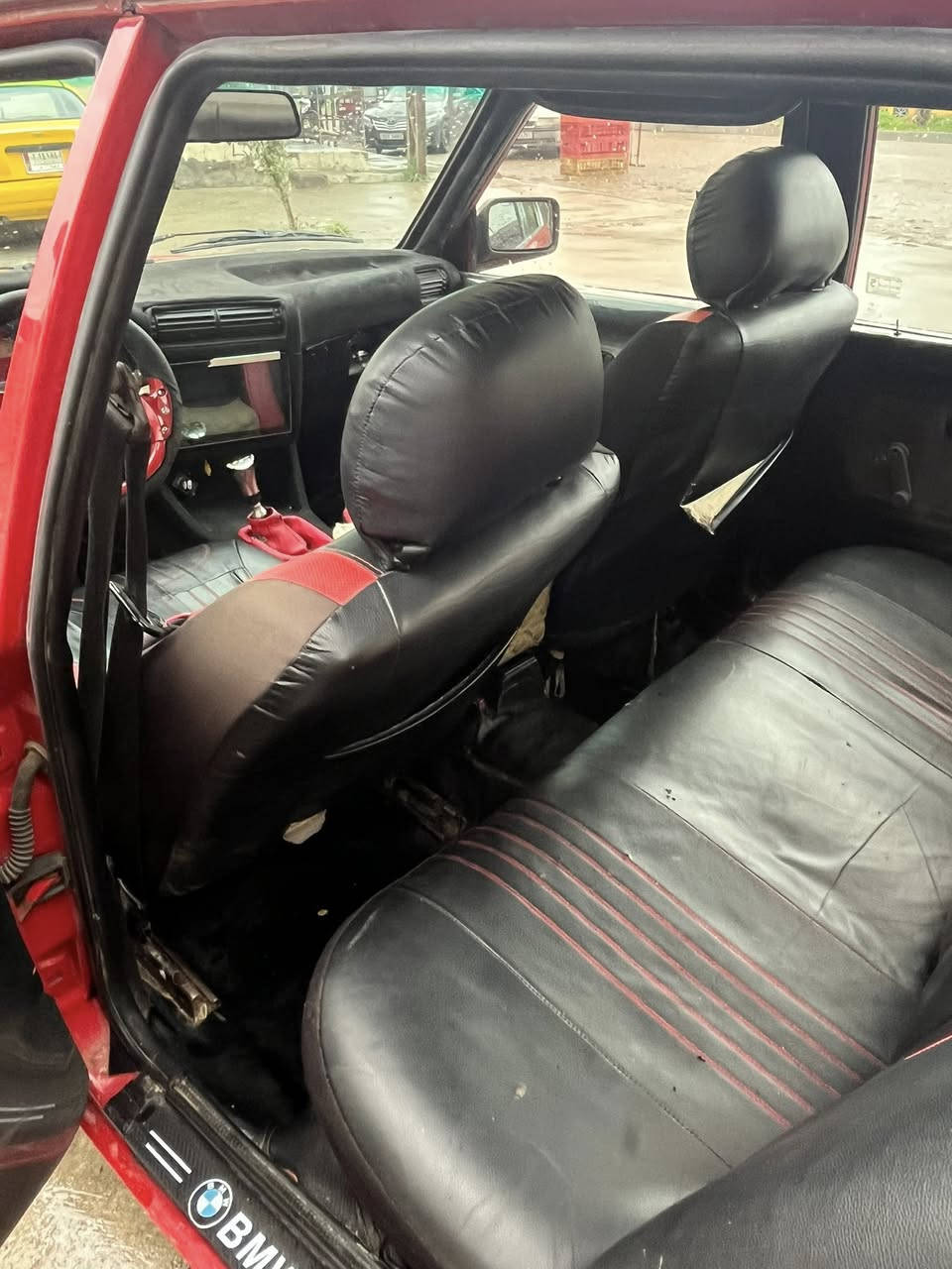 السلام عليكم بي ام  زعره مشروع وطني ل٢٠٢٨شرط تحويل والوكاله كهربائيات كامل شغاله كشنات جلد شاشه سمعات تدفئه كير محرك بشرط سعر ٢٥$عنوان كركوك ***********
