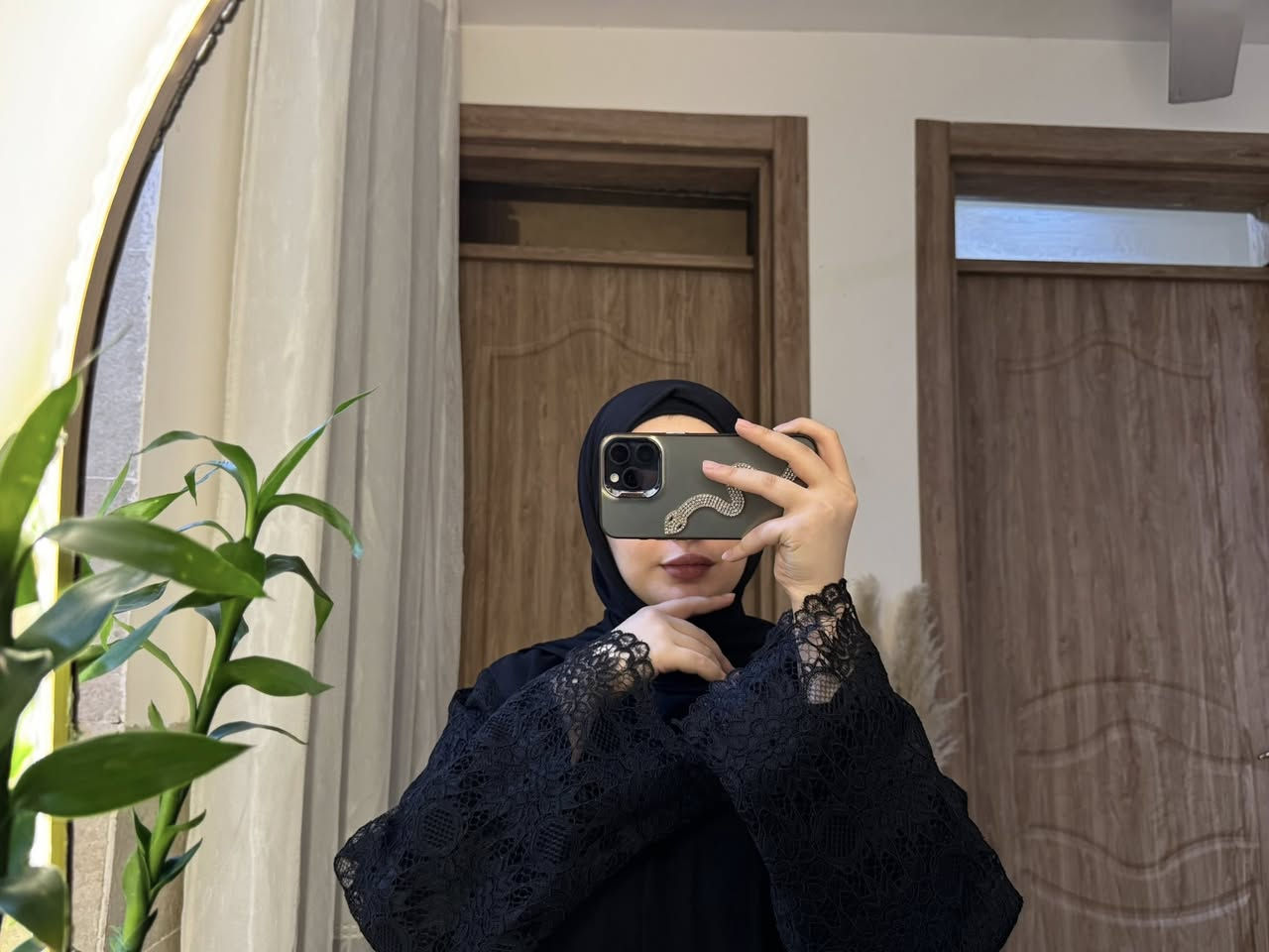 ⁨ عباية دانتيل… أناقة ناعمة ولمسة راقية
صناعة كويتي بخامة مرتّبة وجودة عالية ✨
السعر ٣٥ ألف
وكل القياسات متوفّرة 🌸

للحجز: دايركت أو واتساب 📲
0783 873 7225

#ترَف_بوتيك #عباية_دانتيل #عباية_كويتي #عبايات #عبايات_عراق ستايل_راقي اكسبلور_العراق abaya_style modestfashion iraq_fashion بوتيك_نسائي⁩
