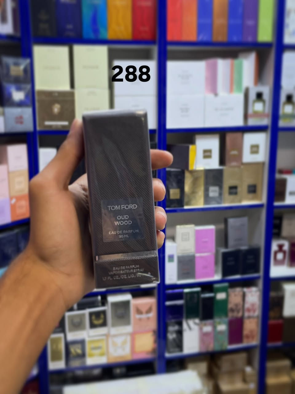 "إذا تريد عطر يسبقك للمكان ويقعد قبلك.. توم فورد هو الجواب! 😉✨هذي المجموعة من Tom Ford هي الأخطر بالفوحان والثبات. عطور جريئة، غامضة، وتنطي انطباع أول مستحيل يلتغي.📌 احفظوا الفيديو يمكم لأن أكيد راح تحتاجوه بطلعتكم الجاية، وكولولي بالتعليقات: جربتوا سحر توم فورد لو بعدكم؟"


**إذا كنت صاحب هذا الإعلان وتريد حذفه لأي سبب، رجاءا أرسل رسالة إلى الدعم الفني**