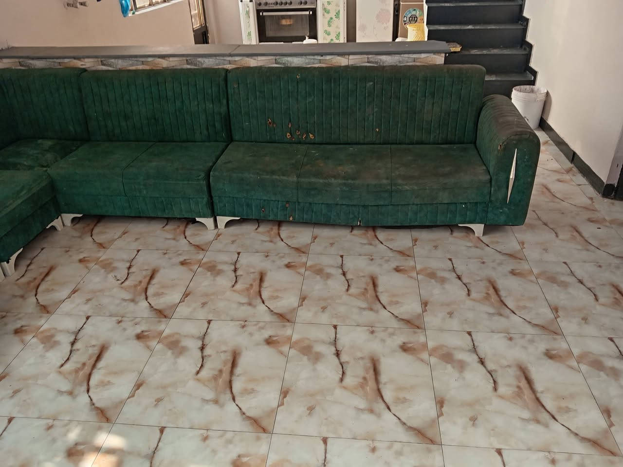 السلام عليكم تخم للبيع 10مقاعد نضافته 65٪ بي جويات رجل مال التخم طايحه مكان كوت السعر 160 وبي مجال وتدللون 🌹رقمي ***********
