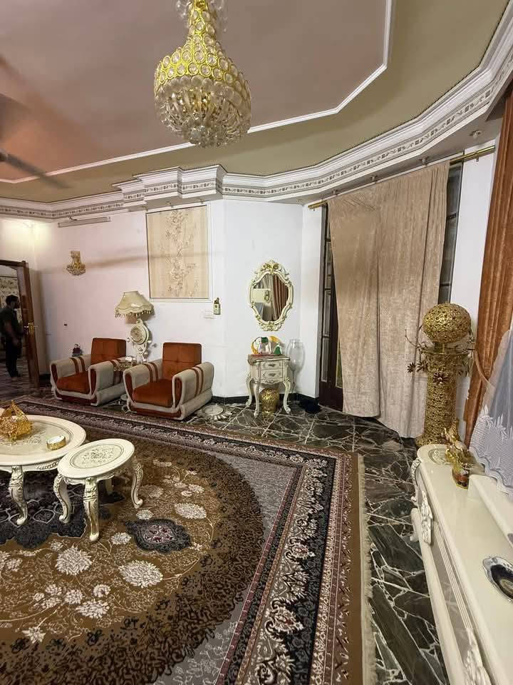 دار للبيع طابقين طابو زراعه سند 25 المساحه بلسند 250 واقع حال 300 يحتوي ع 5 غرف+ استقبال كبير ومجمعات صحيه 3 مطبخ حار وبارد مكان زوير الغربي قرب مشروع الماء للاستفسار ع هذا الرقم ***********
