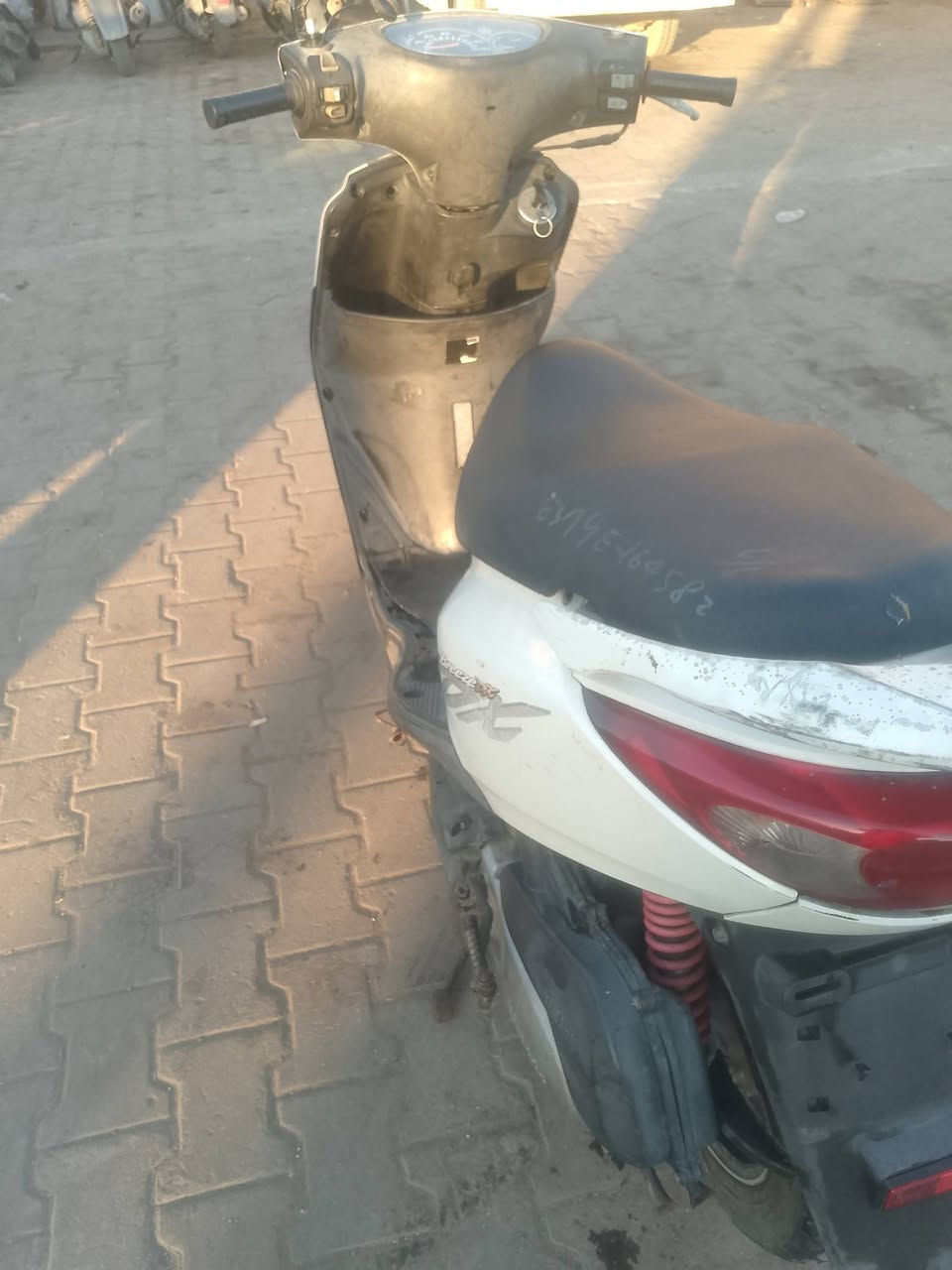 سلام عليكم دراجه بريز 140 دراجه رمبه صار شهرين مكينه خرسه شلعه معدل فول مامفتوحه مكف من كلشي شغاله سلف هندر كهربائيات كلهه شغاله كفر اصلي ختم واحد فشك بلادي دراجه كفاله ملحه دراجه نضافه 100 بل 100 السعر 550 وبي بسيط رقم *********** مكاني بغداد جامع الفردوس حي اور
