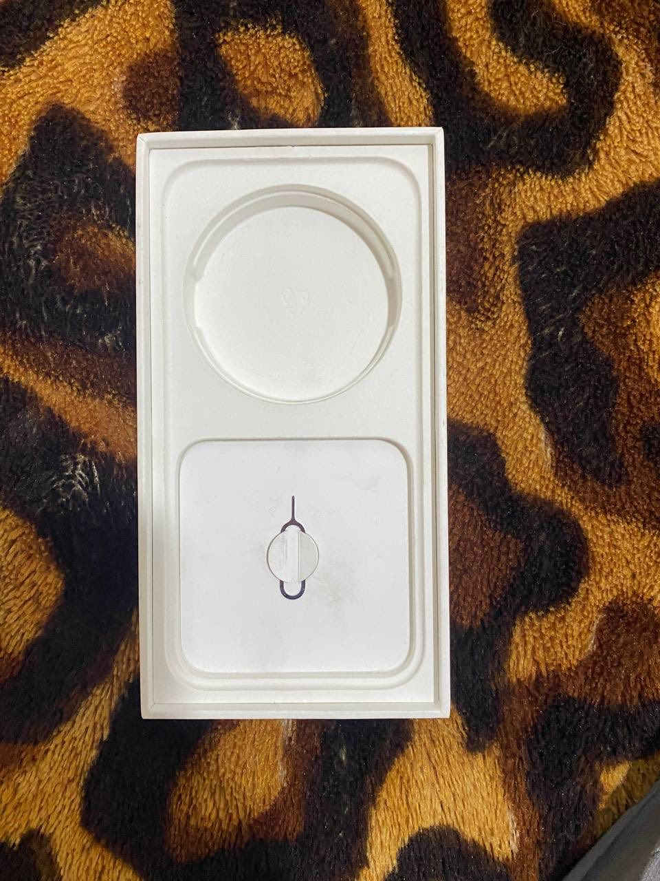 13 عادي للبيع لون زيوتني المرغوب جهاز كله نورمال مال بيت اللة شاهد تك مو دبل كارتونه ويا مثل ماموضح بل صوره نضافه اذ مو انضف من الصور شتريد خسارلك بطاريه 85 شرط لا مصعد لا مرفع وين ميعجبك افحص سعرو 425 مجال قليل متواجد خاص راسلني ودلل


**إذا كنت صاحب هذا الإعلان وتريد حذفه لأي سبب، رجاءا أرسل رسالة إلى الدعم الفني**