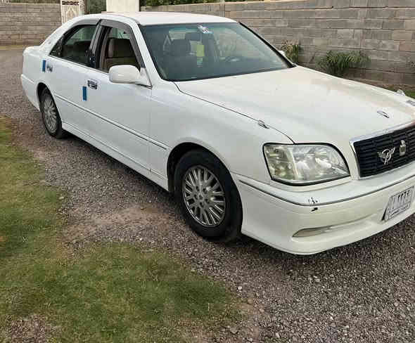 أدمن   
السلام عليكم 
للبيع ملكة ( CROWN ) 
أدوات —-
السيارة نظيفه
كصتها قمارة تحويرها الناصرية 
* دكمتين 2 
* ⁠المحرك VVt-i 
* ⁠الكهربائيات كلها شغاله 
* 
الاستفسار  ***********
