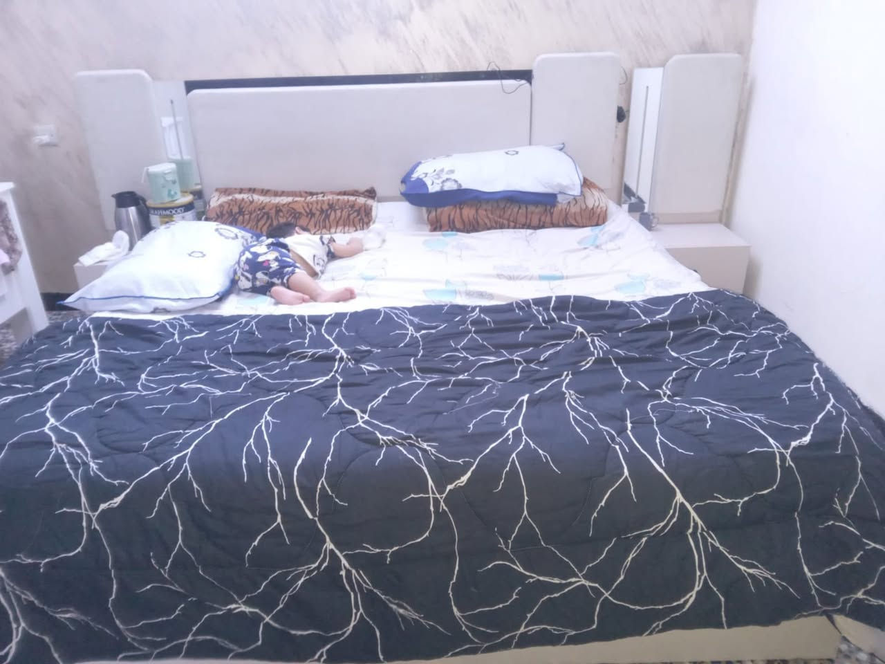 غرفه جديده مستعمله بس شهرين ودواخل كله أناره أي ضرر مابيه اخذته اب 600وريده 450قفل بغداد


**إذا كنت صاحب هذا الإعلان وتريد حذفه لأي سبب، رجاءا أرسل رسالة إلى الدعم الفني**