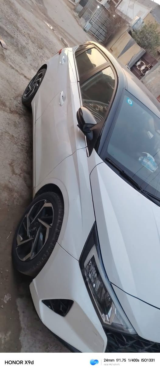 السلام عليكم
هيونداي i20 2023 رقم بغداد كتاب معوقين مسجله بسنة ٢٠٢٥ 
وكالة قياده 
السياره ماشيه ٢٩ الف كيلو لحد هاللحظه
مكينه ١٣٠٠ تيربو ٣سلندر سرعته ٢٢٠
نظام رادار قياده آلية
شاشه مع كار آي بلي 
حساسات بالمري
مرايات شفط
اشاير بالمري مع نقطه عمياء
حساسات خلفية مع رادار توقف ذاتي عند عبور اي جسم 
٣وضعيات قياده 
تحكم ستيرن 
حساسات كشنات 
اطارات حجم ١٧
تدفئة تبريد فول

استيراد من عمان مو وارد امريكي 
حادثه جاملغ امامي جه السائق ما طاخ الشاصي مثل ما موضح بالصوره 
***********
السعر ١١٥ ورقه
