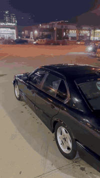 بەناوی خوای گەورە BMW 1993 سەنەویو پاکانەی مرور و ئەوەلیاتی بەشەرت بێدەعموو لێدراو رزیوی دەعامی بۆ دەعامی بەشەرت ٥٢٥ عادییە یەک دینار مەسرەفی نییە کارەبای هەمووی مەزبوتە زینۆنی بۆ بەسراوە کامل کامل مەسرەفە جرکەو ٥ گەلە ببرە سەیارەکە هی مەعرەز نییە بەس ماشەلەی ئەوێ مالی دۆستە سعری ٣٠ گەلەو تۆزێ مەعامەلەیە لەسلێمانیم ***********
