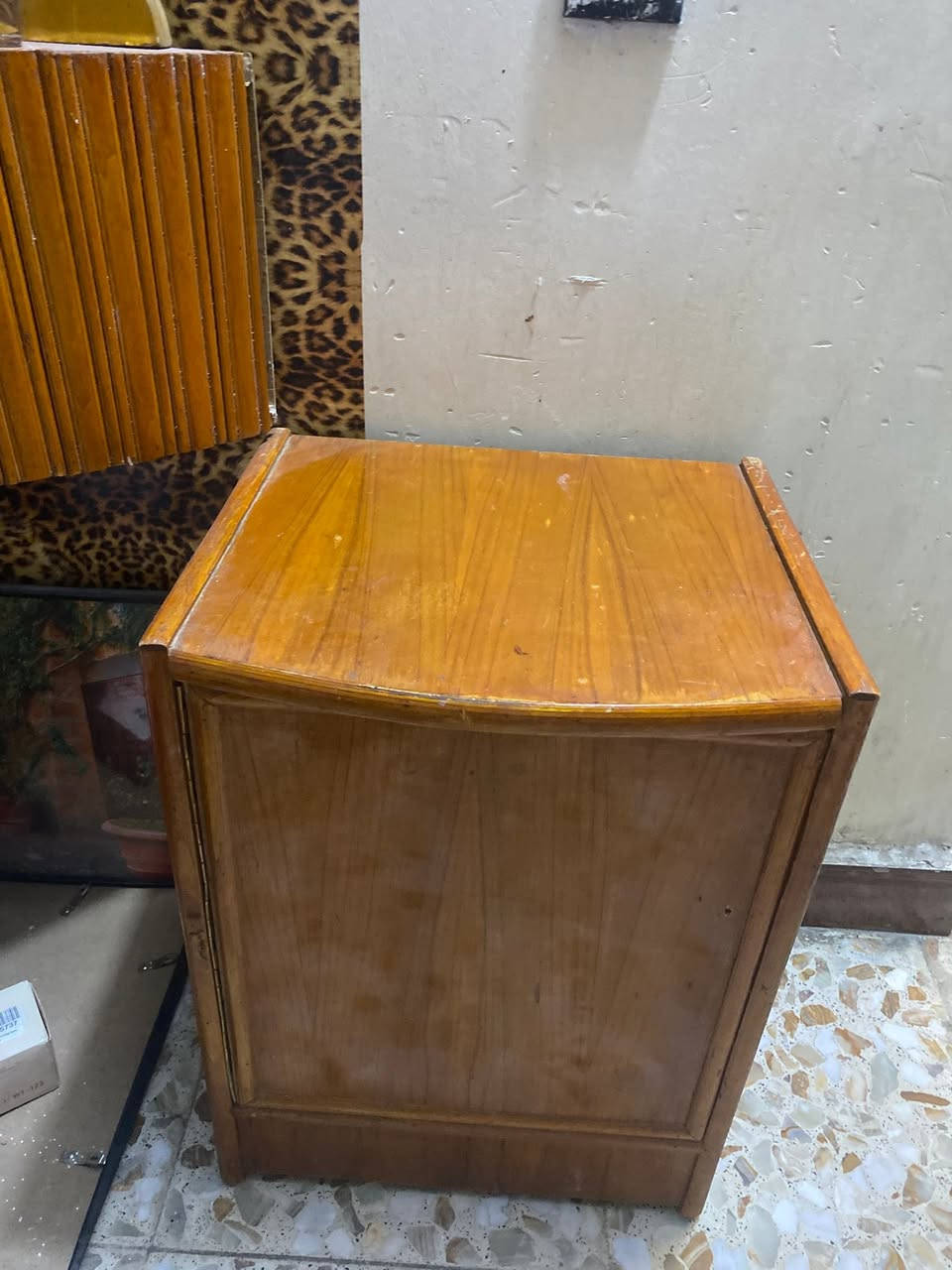 غرفه نوم صاج اخشاب
مستعمله للبيع لغرض السفر
***********للتواصل خاص
