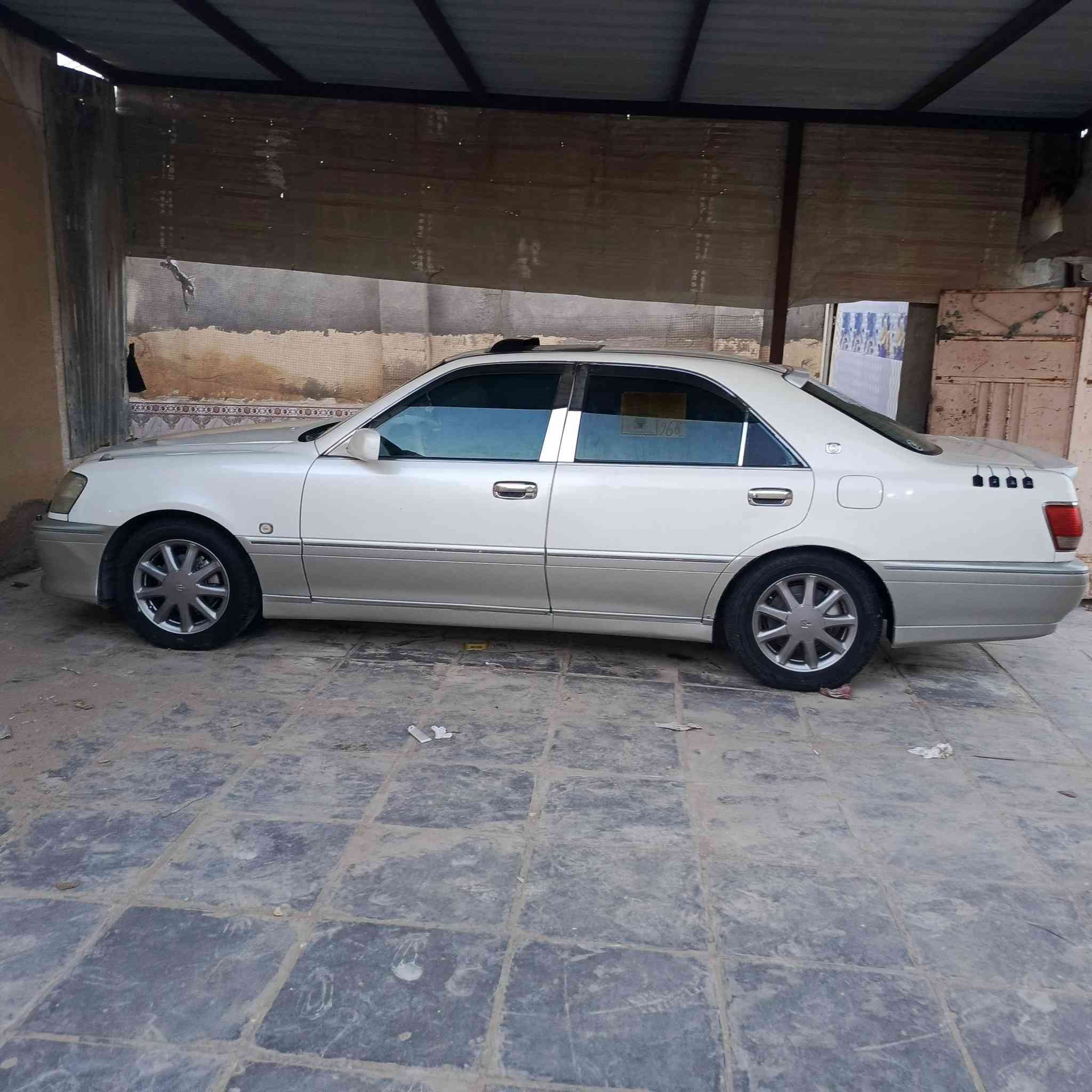 جنون البيع محرك ديفورالكبيره شاصي 175رقم دولي بصره بسمي سنويه 27مكاني الناصريه ***********
