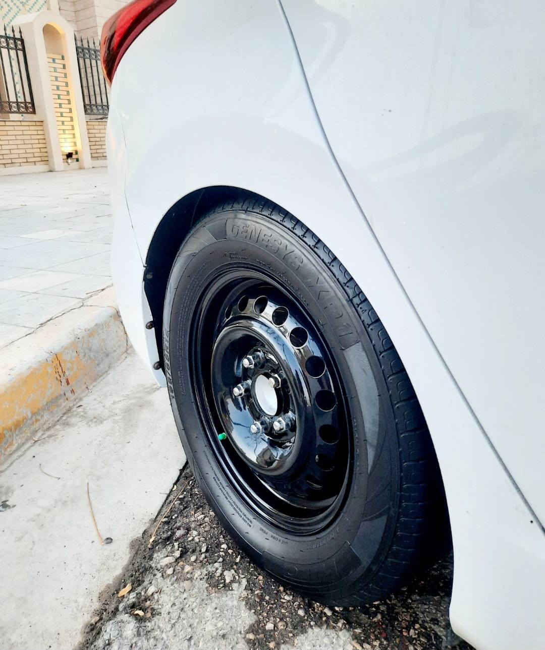 ***********
تخم تاير كوري اصلي جديد حجم ١٥ وياله مصبوغات صبغ درجه اولى للبيع فقط مكاني كربلاء حي العامل سعر ٢٧٥
