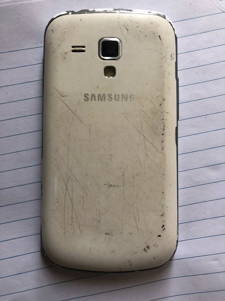 كلكسي دوز شغال يفيد للاتصال فقط ما ينزل برامج  سعره 15 / ***********
