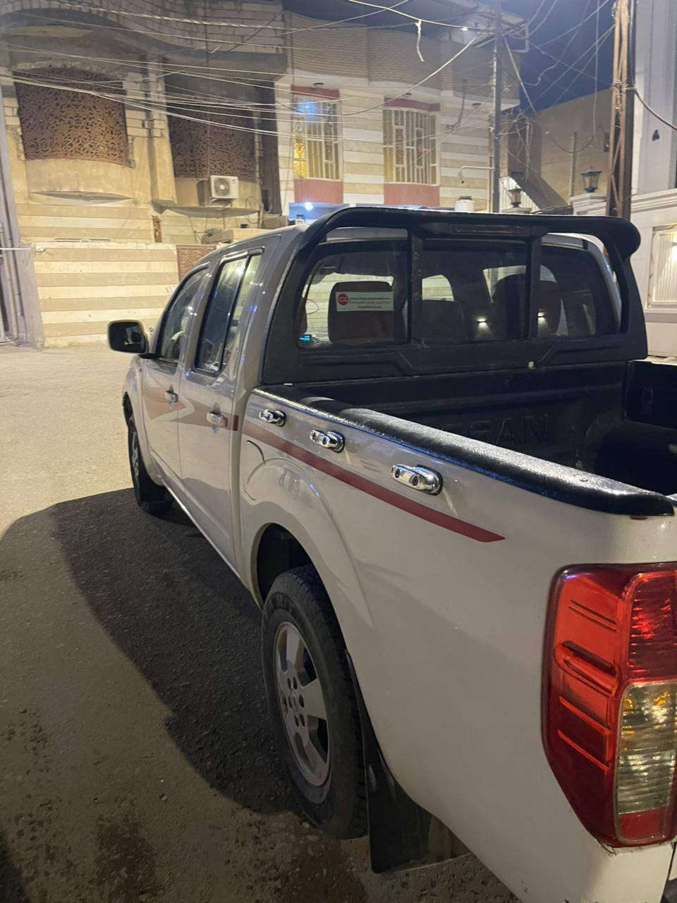 السلام عليكم
نيفارا 2013 نضيفه بيها حادث بالمدكر الايمن فقط سنويه منتهيه 2023 سعرها 87 وبيها مجال 
***********
