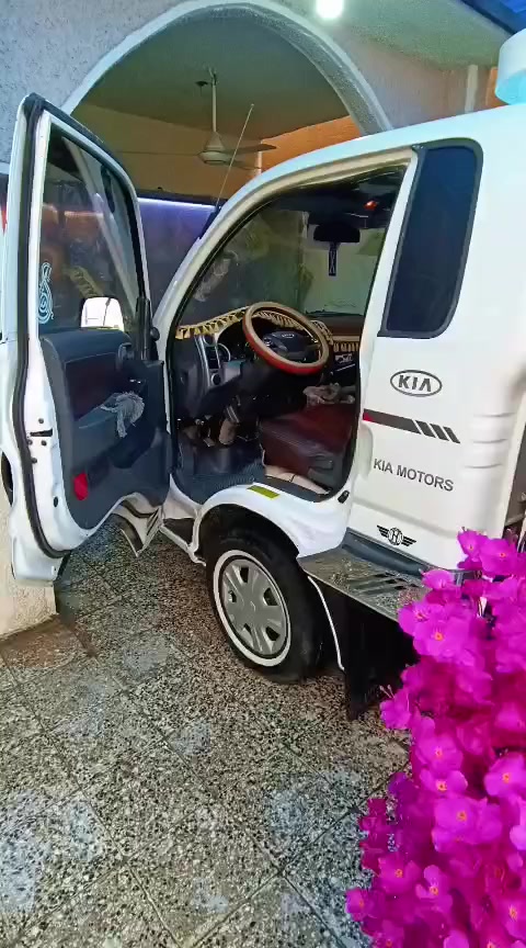 . السلام عليكم/ كيا بنكو ٢٠١٥ رقم بابل انكليزي.جديد سنويه وهزه جديده وبسمي شخصيا..محرك ٢٧٠٠ جدا نضيف لا تبخير ولا تنقيص..سياره كفاله عامه لا صبغ ولا ضربه رقم شاصي واضح.. حداديه كله جديد. سياره متعوب عليه مال جناي..مكاني بغداد الأعلام تقاطع درويش.السعر ١١٥ للاتصال ***********
