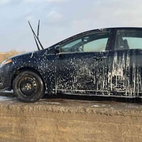 كورلا 2017 LE ضرر موضح بصوره بدون دواخل كير ومحرك شرط الون زيتوني ماشي...