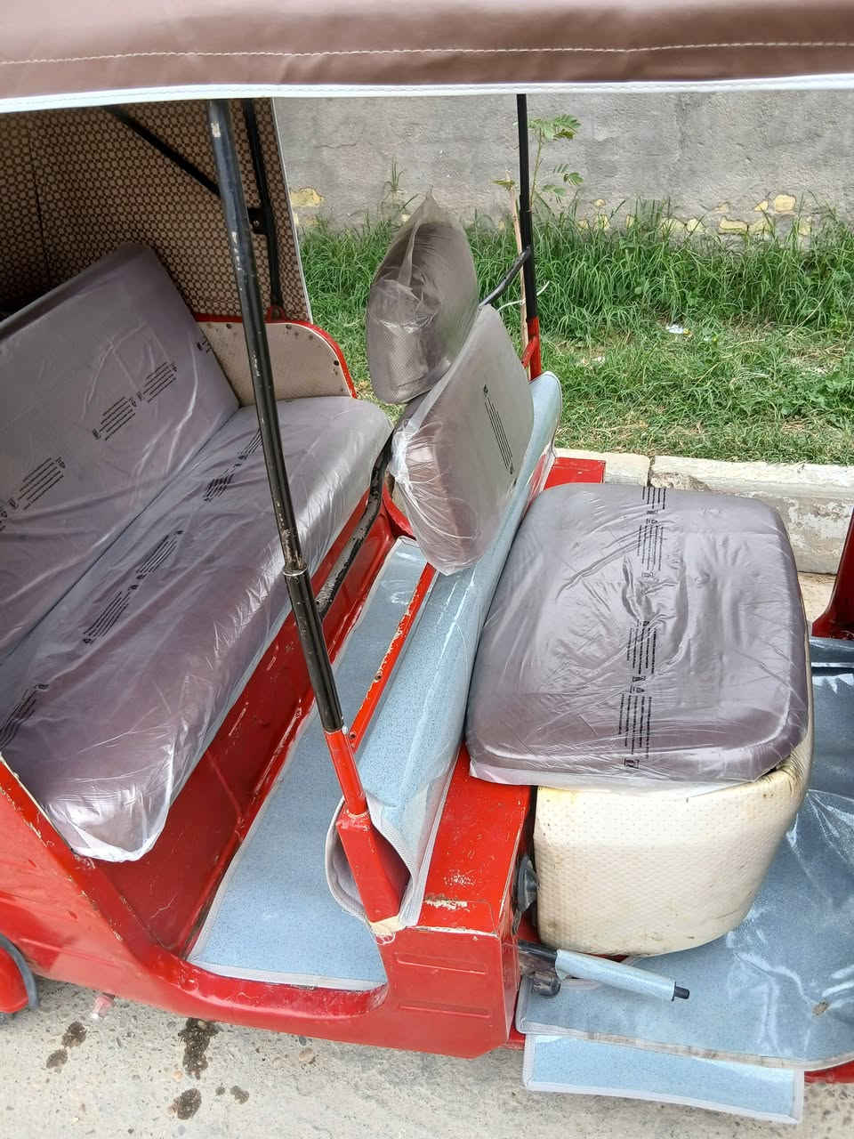 السلام عليكم تكتك ١٨ شهر١١طالعه ب١٩ مكفوله ماعده بارد بل لغد ودوس معمره تحويل ثاني يوم سنويه سعر ٤٨٠٠وبيهه مجال بسيط حك جيه المكان المجر الكبير ***********
