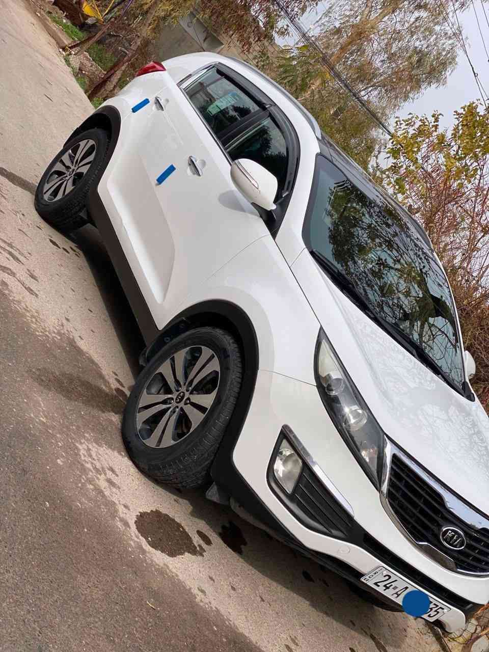 السلام عليكم 
كيا سبورتج 2011 خليجي
مكفوله كفاله عامه بدون صبغ بدون تبديل رقم دهوك الجديد وهزه جديده تحويل ثاني يوم سياره ما تصرف عليها الف جاهزه للاخير 
مكينه 2000 دوش المرغوب مكفول
گير اي تي المرغوب مكفول 
بانوراما 
مري شفط
اشاير مري
لد امامي 
تحكم ستيرن
كامره
شاشه 
اي بي اس
وبعد بيها موصفات 
السعر 150وبيها مجال 
***********
