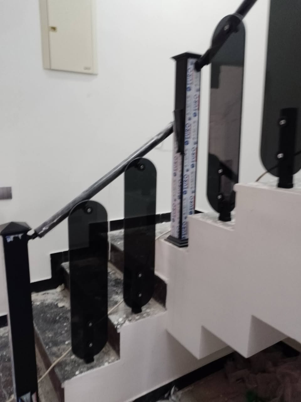 السلام عليكم عمل جميع أنواع الامحجرات سعر المربع 55 الف وسعر امحجر زجاج 55 الف وسعر  35  الف وعمل أنواع ابواب الالمنيوم وpvc  الاتصال على الرقم *********** آسيا
