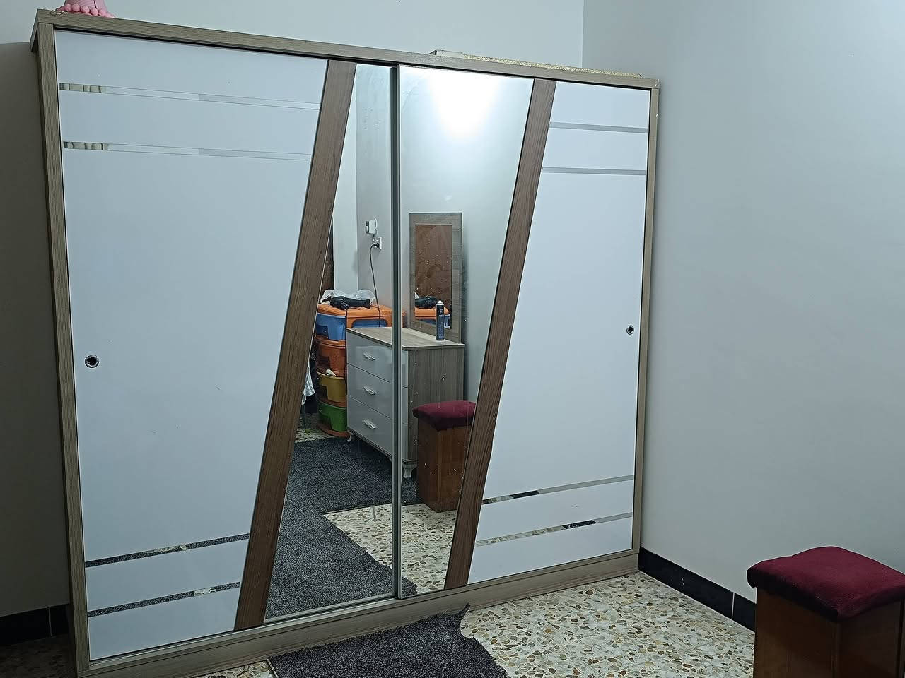 من رخصة الادمن غرفة نوم تركي مستعمله نضافة 90 بالمية استعمال شخصي للبيع غير متواجد عل فيس تلفون *********** العنوان بابل الحلة
