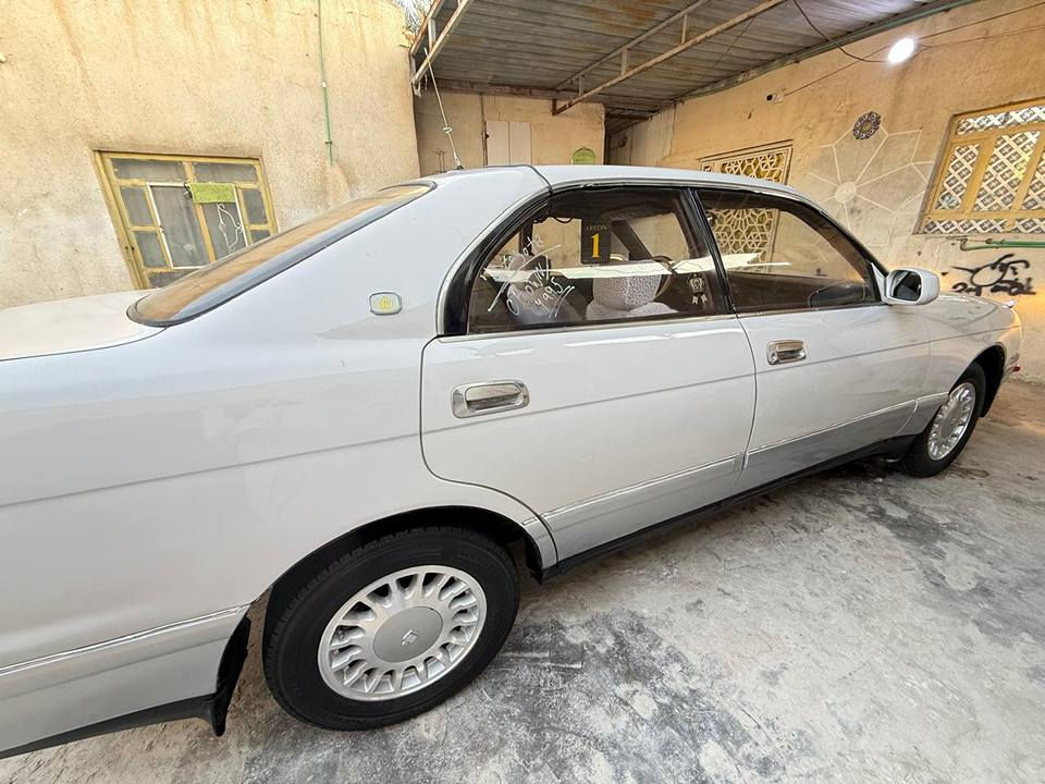 السلام عليكم سيارة بطه فصل للبيع الموديل 1993 سيارة مكفولة من الكص والنقل وضربة والعيب الشرعي سيارة مكينه وكير فيفيتي جدد تبريد ثلج رقم سيارة بصرة النكليزي الجديد رقم مميز سنوية مجددة الغاية 2030 حدادة وكهربائيات كلها شغاله تخم تاير ويلات جدد دواخل جديدة والسيارة جتهزا مجهزا  مكان سيارة بصرة السعر62  اللاستفسار على الرقم *********** الزبير, البصرة
