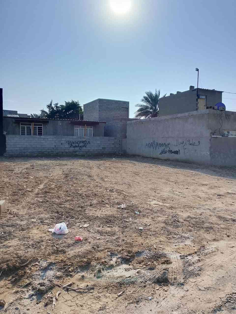 قطعة ارض للبيع المساحه 200و16متر كتاب تطويب مشي متفونة ومحدولة كاملة مكملة المكان تصنيع الزراعي الوجه 12متر. ونزال19خلف قاعت اسكار مال اعراس *********** السعر خاص
