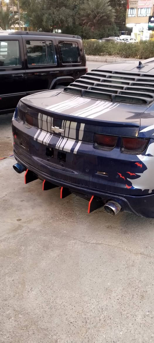 كمارو 2012 فول مواصفات عدا الفتحه سيار امزودا محرك كير صدر تبريد كامله تخم تايرات جديد جاهزا من كلشي رقم بغداد بسمي بجم زنون سيار مصبوغه احزام للجماليه على مود التزويد وعدي فيديو قبل لاتنصبغ بيبان فتحه كامله وتعليك كامرا بلاديه خلفيه وحساسات سعرها 90 وبيها مجال للشراي مكان بغداد حي اور *********** اذا اكو امراوس هم عادي
