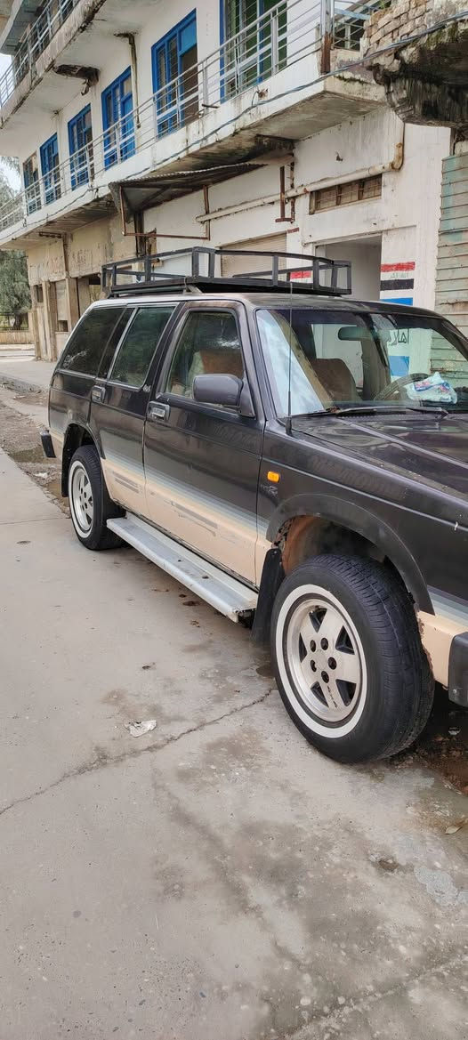 السلام عليكم من رخصت مدير الكروب شباب عندي هي السيارة للبيع جيب شوفر ليت مكينة وكير ونجي شرط الفحص والسيارة كدام العين وشرط التحويل رقمه نينوى السيارة حلوه ونعنم السعر 35 وبيها مجال قليل ***********
