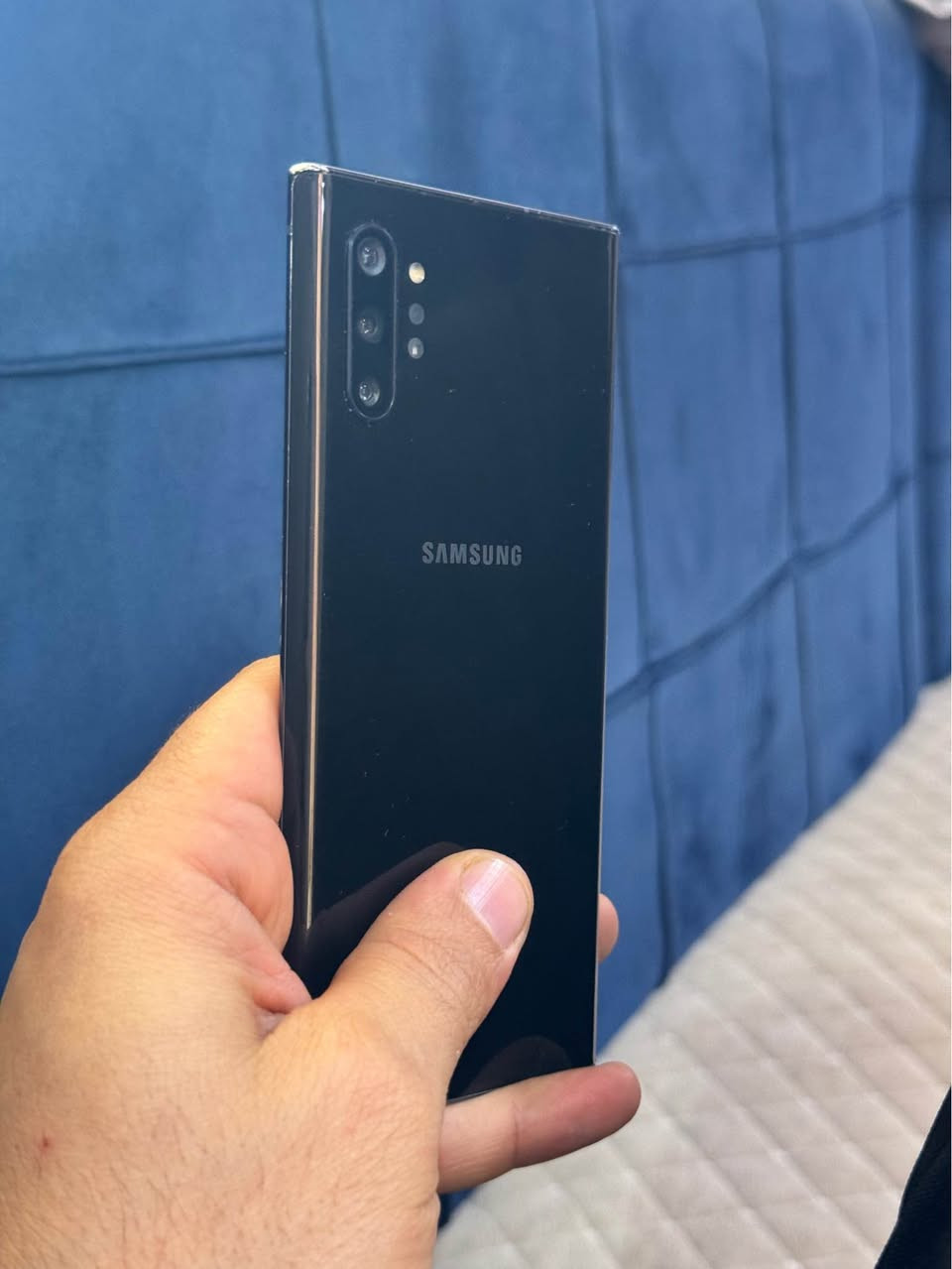 السلام عليكم نوت 10 بلس للبيع بي فطر بالشاشة  ما ماثر ع اللمس والظهر مستبدل السعر 200 وبي مجال للاستفسار *********** Singapore
