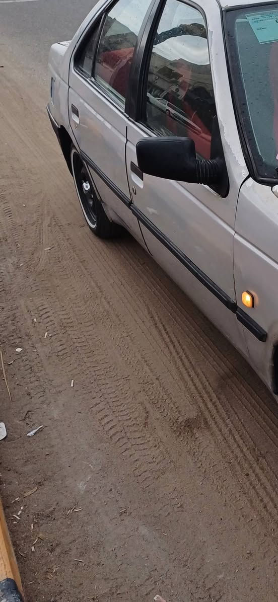 بيجو روا للبيع موديل 2009 رقم انكليزي باسمي السنويه تسقط نهاية شهر الثاني حداديه تعبانه وكير تعبان محرك وسط كشر شوفة العين البنيد جارد السعر 18 قفل *********** اتصال او واتساب مكاني نجف
