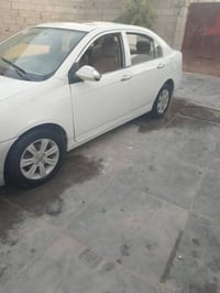 نيسان • ٢٠١٣ • مكينة ١٨٠٠